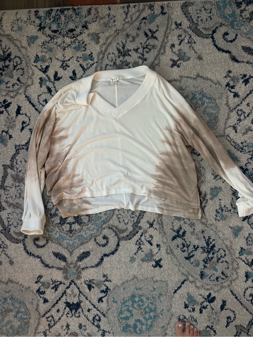 POL Cream and Tan Tie-Dye V-Neck Pullover